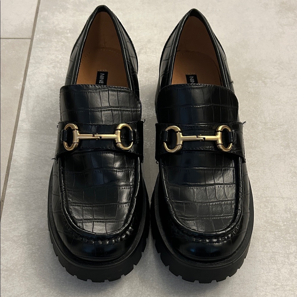Nine West Black Embossed Loafers with Gold Accent NWOT 9.5